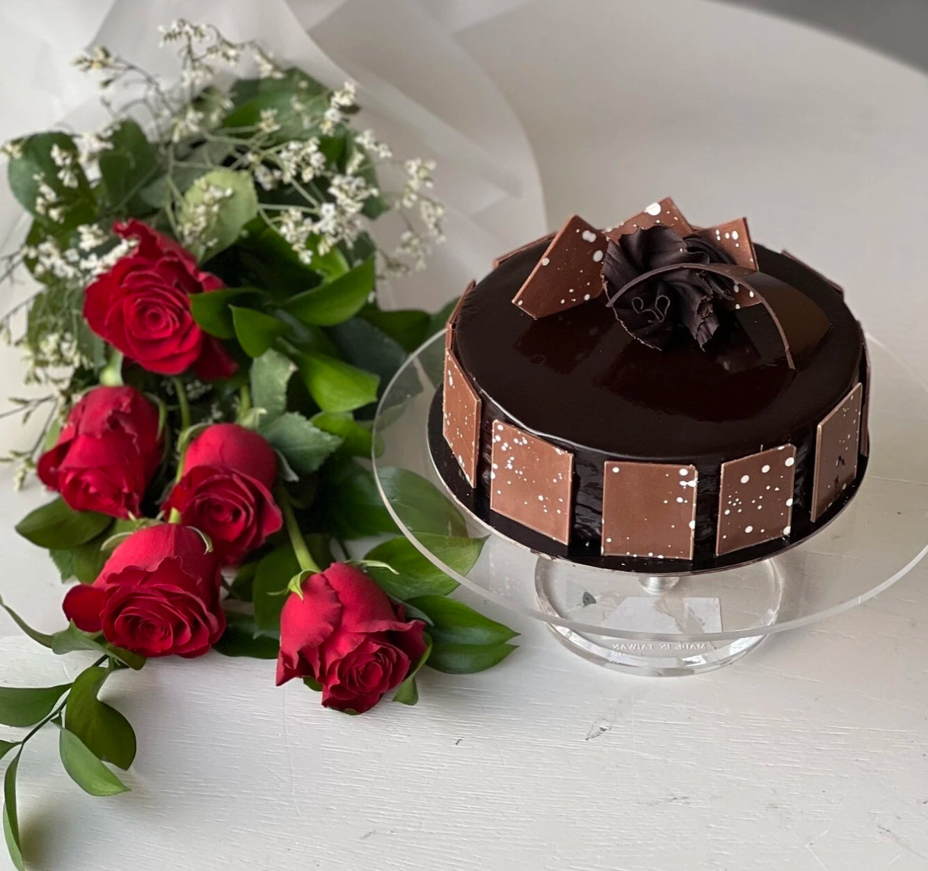 Chocolate Fudge Cake with Roses